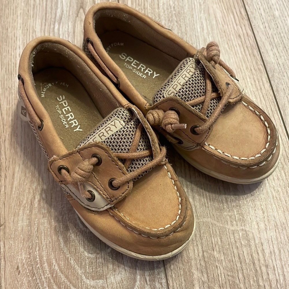 girl sperry shoresider EUC